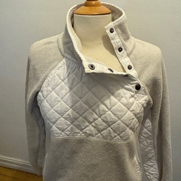 Abercrombie & Fitch asymmetrical snap up sherpa top with quilting in lt grey - Picture 6 of 8